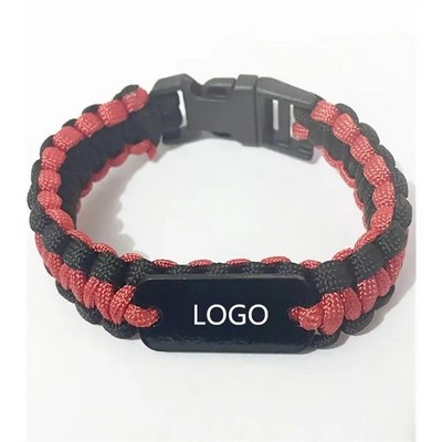 Paracord survival bracelet