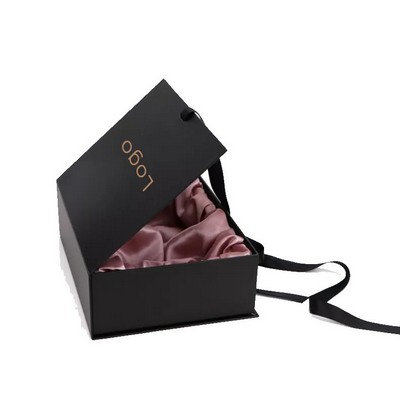 Gift Box With Magnetic Lid