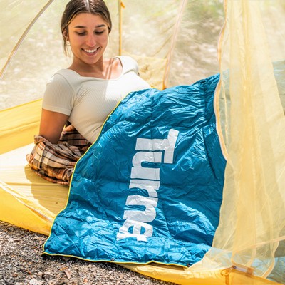 Outdoor Puffy Blanket (79" x 58")