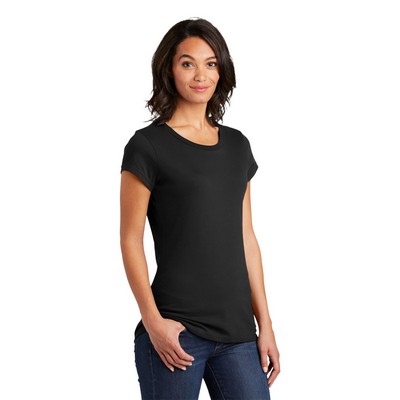 District Women's Fitted Very Important Tee .